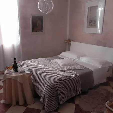 Milly Oda ve Kahvaltı Brescia